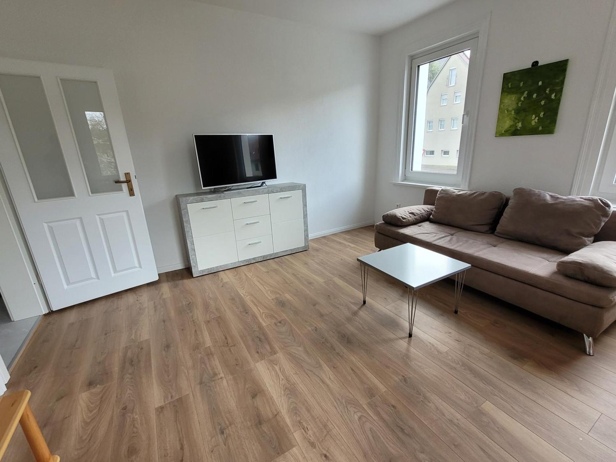 Schoene 3,5 Zimmer Handwerkerwohnung Free Parking Gute Lage ألبشتات المظهر الخارجي الصورة