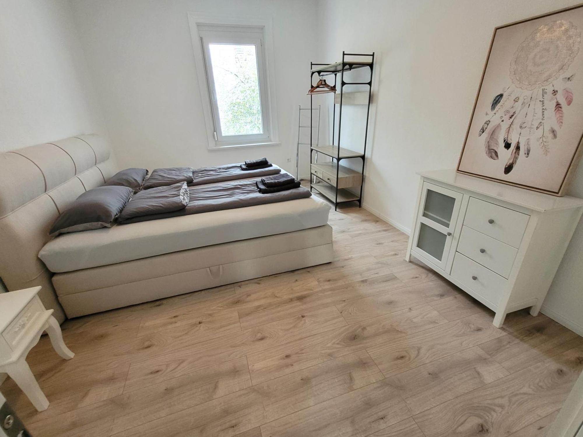 Schoene 3,5 Zimmer Handwerkerwohnung Free Parking Gute Lage ألبشتات المظهر الخارجي الصورة